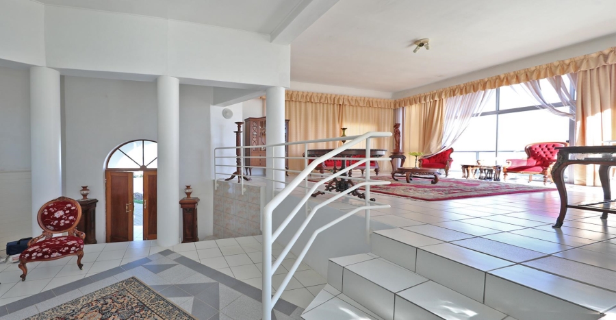 5 Bedroom Property for Sale in Plattekloof Western Cape